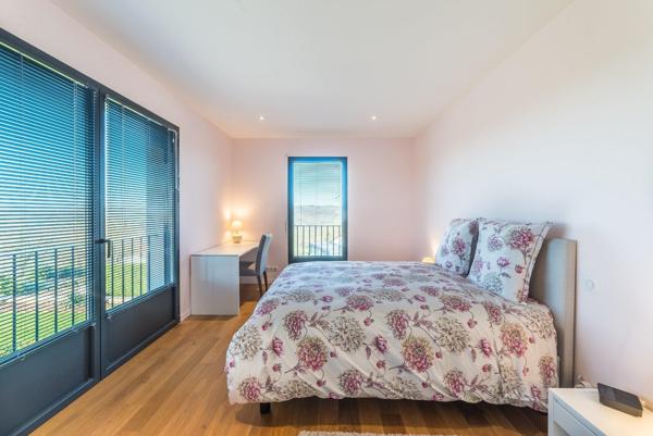 Harmonie et  Prestance  pour cette superbe maison