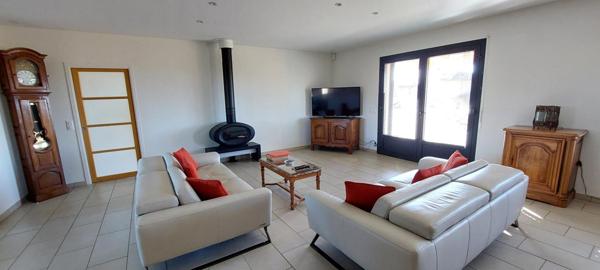 Harmonie et  Prestance  pour cette superbe maison