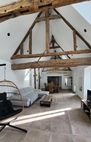 Maison en pierre de 450 m²