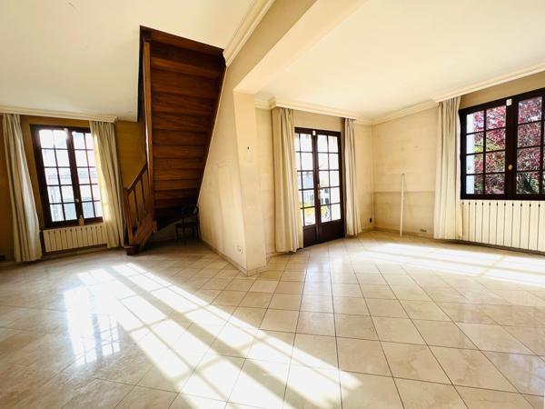 Livry-Gargan Appartement F4 + Jardin + Petit Hengar + Gde Cave