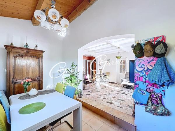 Maison de plain-pied – Environ 90 m² | 2 chambres | Jardin | Garage