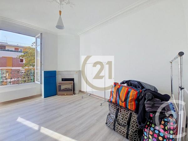 Appartement F3 à vendre  3 pièces - 53,25 m 2   IVRY SUR SEINE  - 94