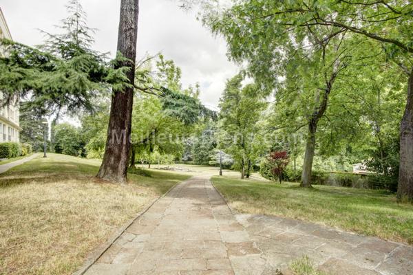  SEVRES LIMITE MEUDON BELLEVUE 3P en bon état avec vue