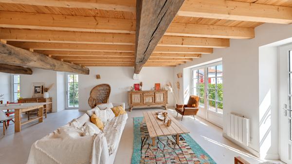 Architecture authentique - Duplex avec terrasses et dépendance - Ahetze