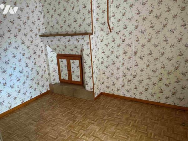 LA FERTE MACE: Maison en pierres 3 chambres, garage, terrain 925 m²