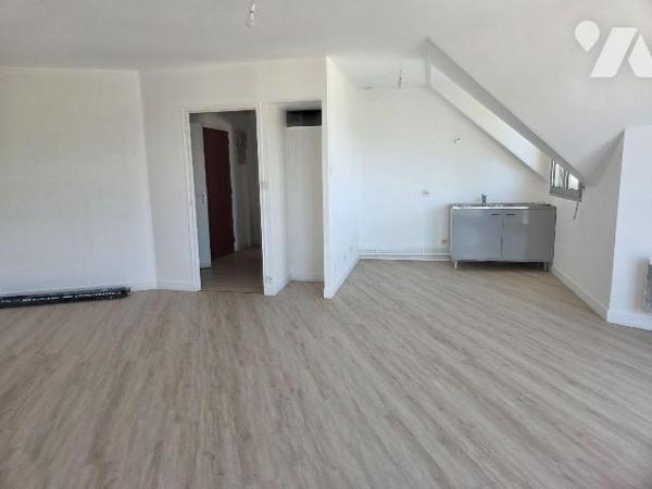 MAYENNE- Coeur de ville Notre- Dame, emplacement privilégie pour cet appartement de type 2 au d...