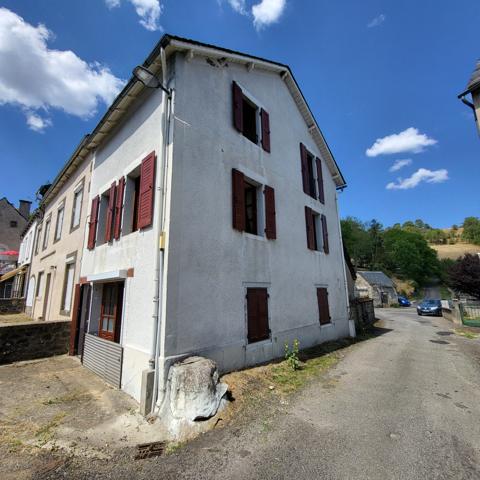 Maison de bourg en pierres Saint-Saturnin (15190)