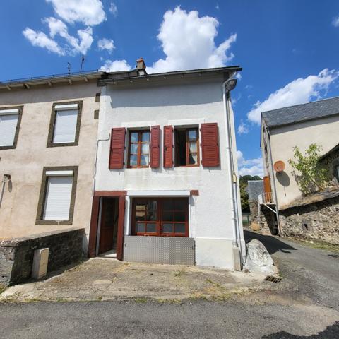 Maison de bourg en pierres Saint-Saturnin (15190)