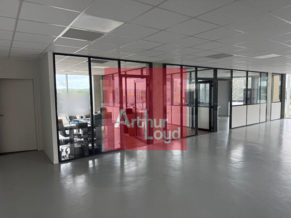 Bureaux à louer en centre d'affaires