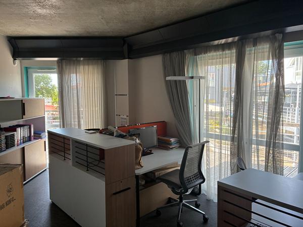 A vendre Bureaux avec 2 places de parking La Rochelle 267.62 m²