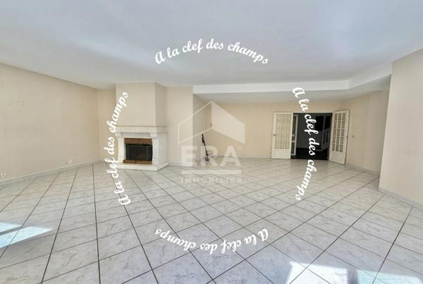 Maison spacieuse à vendre à GOMETZ LA VILLE