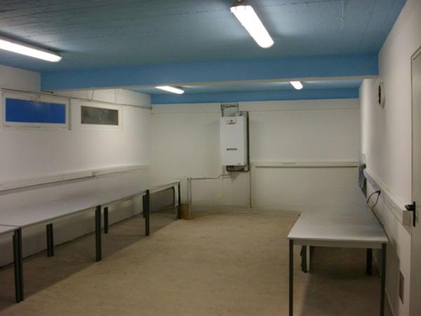 À LOUER : un local mixte de 330 m² situé à Sorbiers, à proximité de la ZI de la Vaure