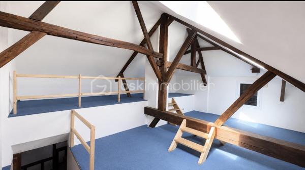 🏘️Dans le charmant village de Viel St Remy , découvrez cette maison a très fort potentiel à rénover🏘️

👉🏿L'entrée dessert:
. Cuisine équipée
. Très grand séjour avec accès cave et chaufferie.

👉🏿A l'étage:

. Suite parentale avec wc , salle de bain ( baignoire et douche ) 

👉🏿Montons quelques marches et accédons alors à:

. Un atelier ( ou chambre atypique ) 
. Deux grandes chambres dont une avec un dressing de plus de 20m²
. Deux autres pièces a fort potentiel pouvant être deux chambres supplémentaires.

👉🏿Coté extérieur:

. Une terrasse
. Une cuisine d'été
. Un abris
. Une joli terrain composé d'arbres et végétaux.
. Un atelier
. Une grange a très fort potentiel.

Chauffage fioul
Assainissement individuel non conforme