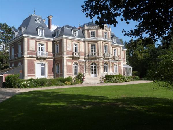 Château 850 m² à Hénouville 76840