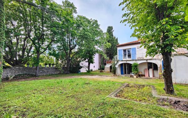 Maison à vendre    6 pièces • 317 m2 Marguerittes