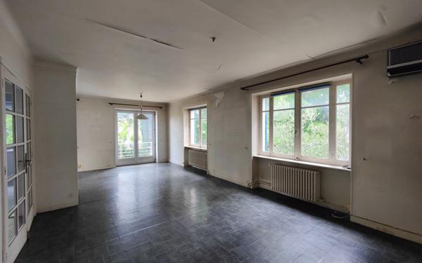 Maison à vendre    6 pièces • 317 m2 Marguerittes