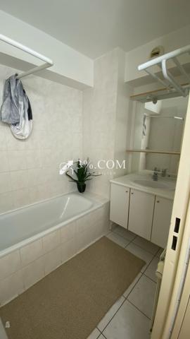 Appartement
                                                                                                                                                                                                                                                                                                                        3 pièce(s)                                                                                                                                                                                                          2 chambre(s)                                                                                                                                                                                                          64  m²
