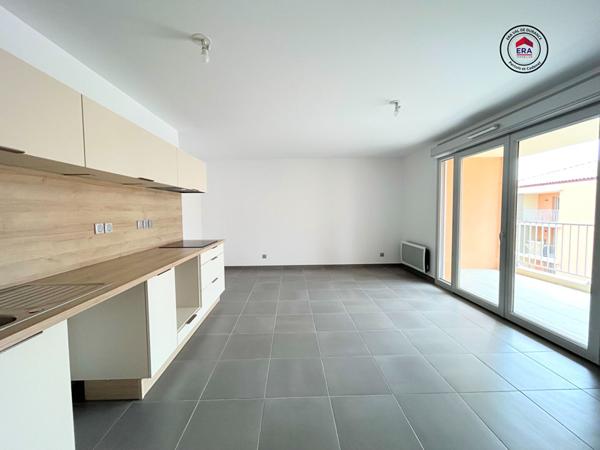 A LOUER 13770 VENELLES APPARTEMENT TYPE 3 PIECES AVEC TERRASSE ET 2 PLACES DE STATIONNEMENT