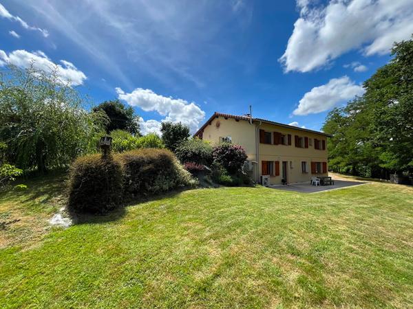 Maison de charme de 218 m² ? 3 logements ? Activité gîte en cours ? Terrain 2250 m²