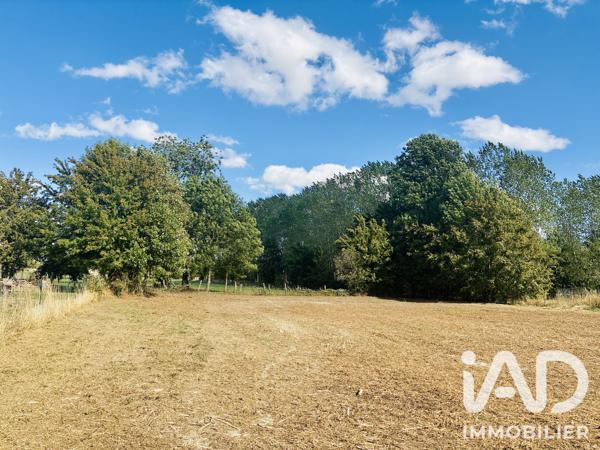 Terrain à vendre 2 047 m² Saint-Amand-sur-Fion