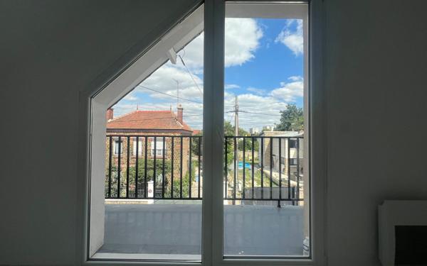 Appartement à vendre    2 pièces • 31,79 m2 Le Bourget