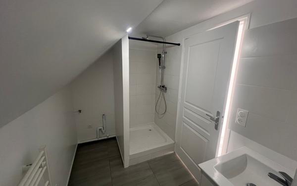 Appartement à vendre    2 pièces • 31,79 m2 Le Bourget