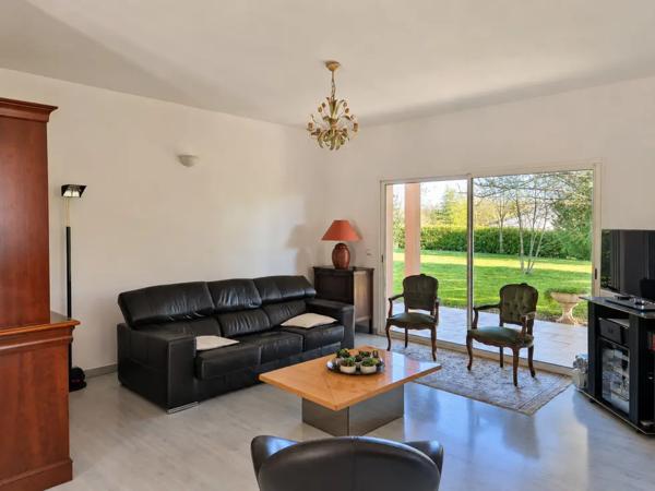 Maison contemporaine à 5 min de la N10 et proche de Mansle-l