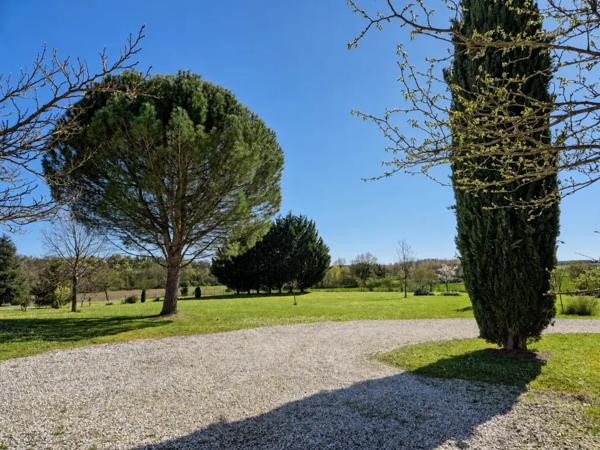 Maison contemporaine à 5 min de la N10 et proche de Mansle-l
