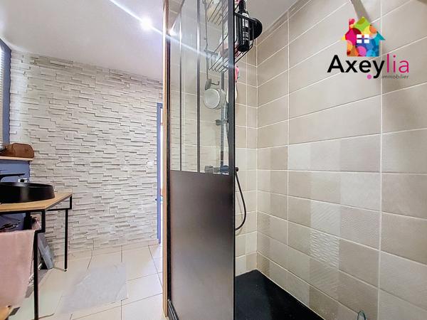 Perreux (42120) A VENDRE - MONTAGNY - MAISON DE VILLAGE RENOVEE, 3 CHAMBRES