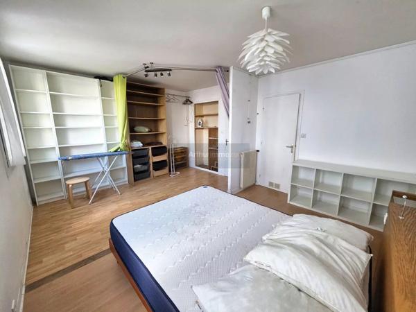 Vente                                                      Appartement
                        
                     4 pièces                      80 m2                     à Brest