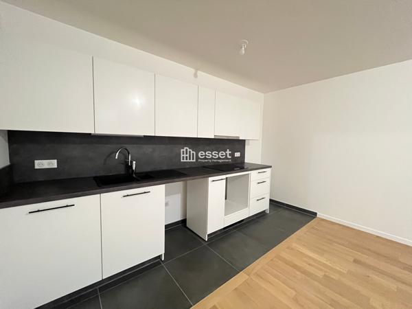 Location Appartement 3 pièces 77.64 m² - Courbevoie 92400