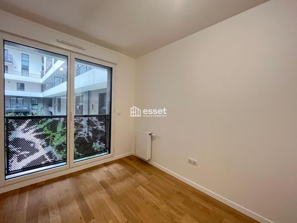 Location Appartement 3 pièces 77.64 m² - Courbevoie 92400
