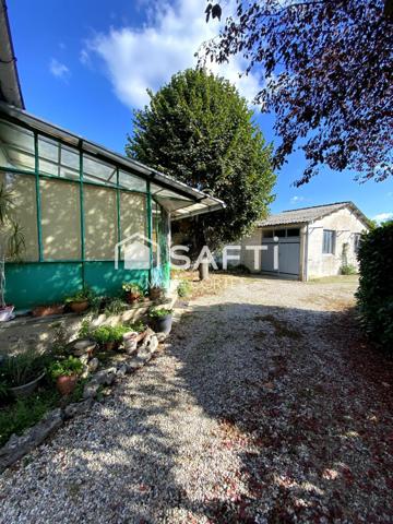 Proche zone commerciale