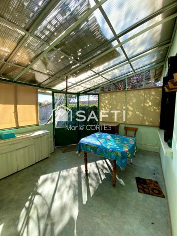 Proche zone commerciale