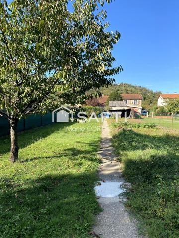 Proche zone commerciale