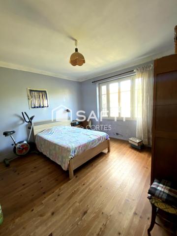 Proche zone commerciale