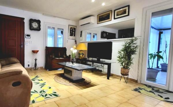 Villa plain pied, 120 m2, piscine et garage (Viager occupé)