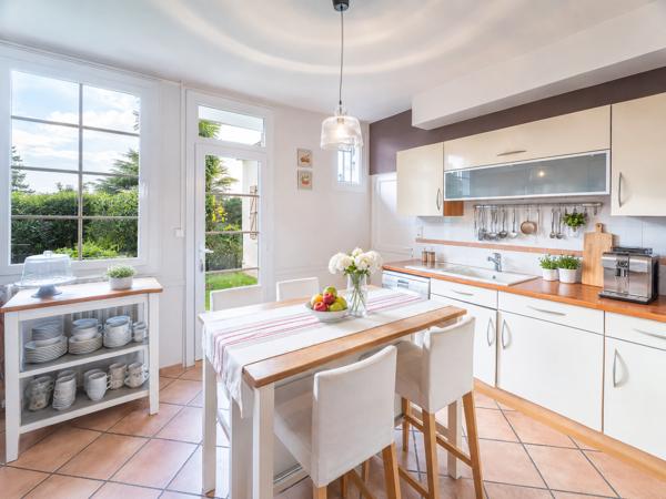 Maison
         7 pièces
        - 193 m² Exclusivité 1 099 000 € *