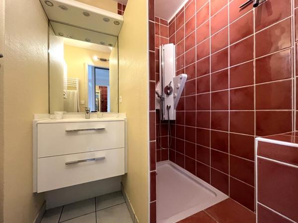 Appartement à vendre |                                       Bron |                                        5 pièces  |  99,4 m²