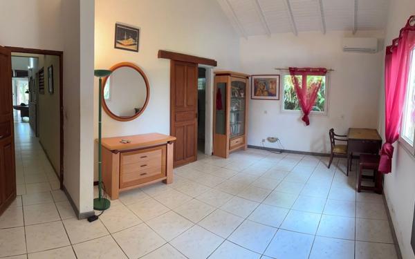 Maison à vendre    4 pièces • 158 m2 Petit-Bourg