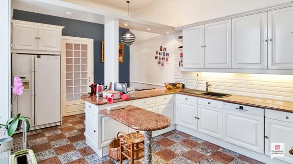 Maison de Maître / Folie Nantaise des années 1815, avec piscine et dépendances sur petit parc/jardin remarquable, au calme