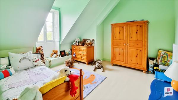 Maison de Maître / Folie Nantaise des années 1815, avec piscine et dépendances sur petit parc/jardin remarquable, au calme