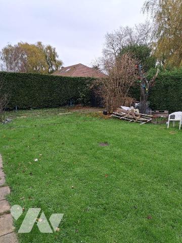 découvrez ce terrain d'agrément de 517m² offrant un cadre agréable et de nombreuses possibilité...