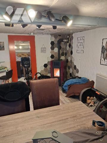 découvrez ce terrain d'agrément de 517m² offrant un cadre agréable et de nombreuses possibilité...