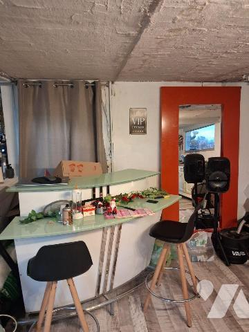 découvrez ce terrain d'agrément de 517m² offrant un cadre agréable et de nombreuses possibilité...