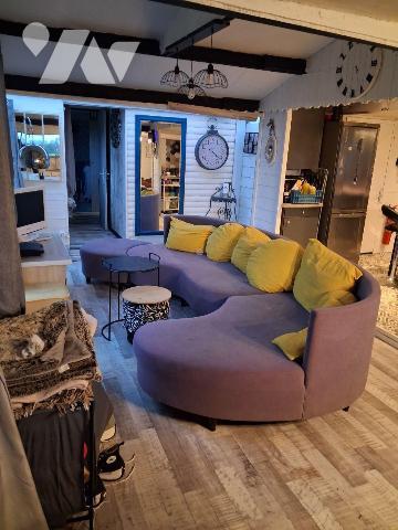 découvrez ce terrain d'agrément de 517m² offrant un cadre agréable et de nombreuses possibilité...