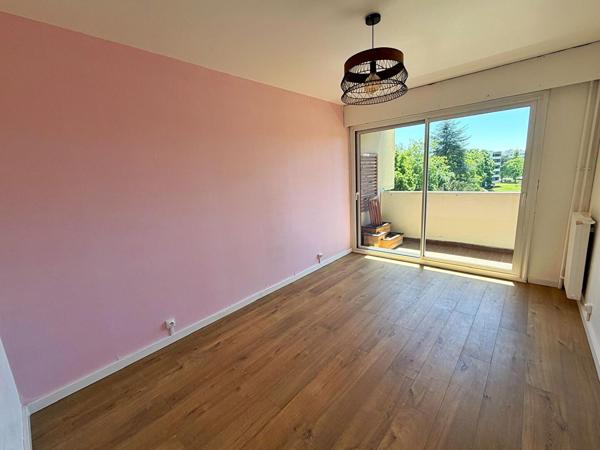 5 pièces 108.29 m2 Nanterre