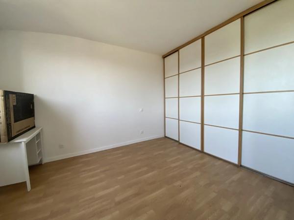 Vente                                                      Appartement
                        
                     2 pièces                      31 m2                     à Creil