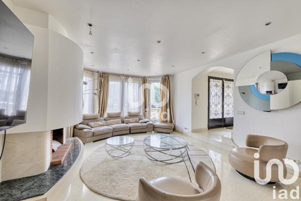 Maison traditionnelle 8 pièces de 340 m² à Champigny-sur-Marne (94500)