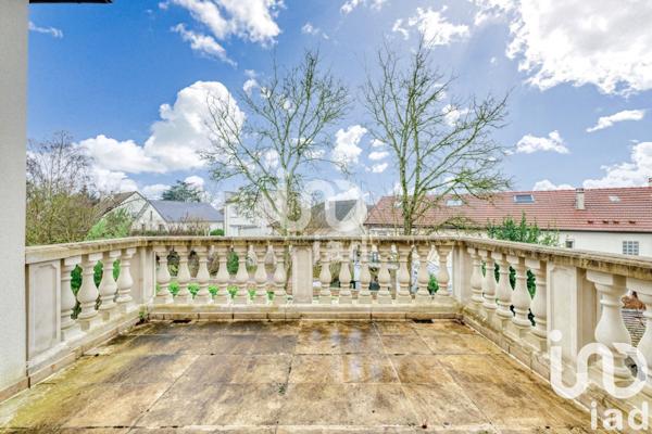 Maison traditionnelle 8 pièces de 340 m² à Champigny-sur-Marne (94500)